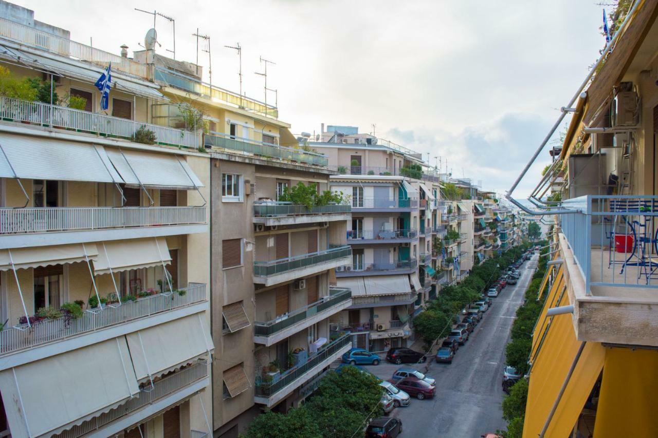 "Casa De Colores", Next To The Metro Athens Luaran gambar
