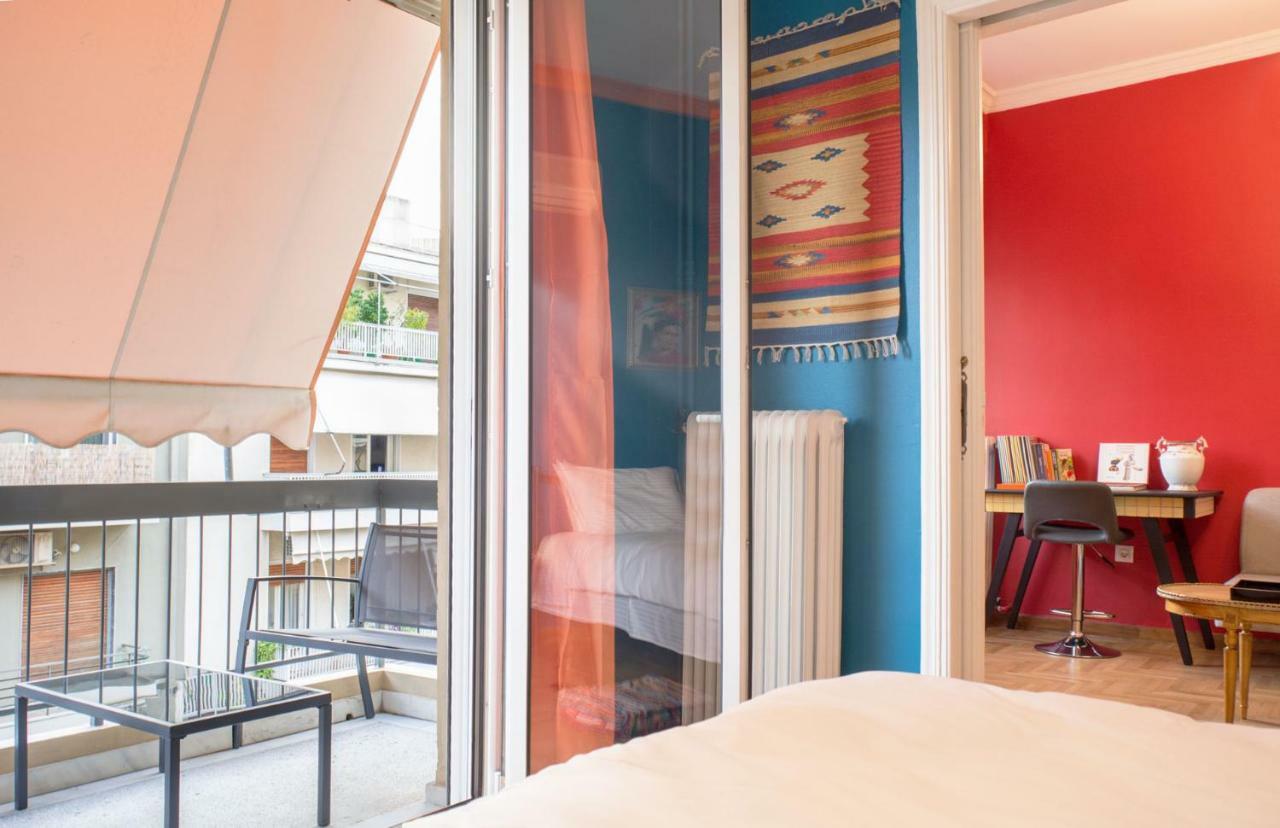 "Casa De Colores", Next To The Metro Athens Luaran gambar