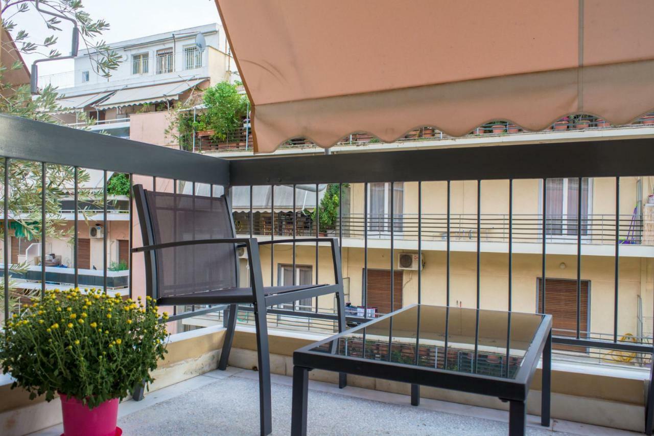 "Casa De Colores", Next To The Metro Athens Luaran gambar